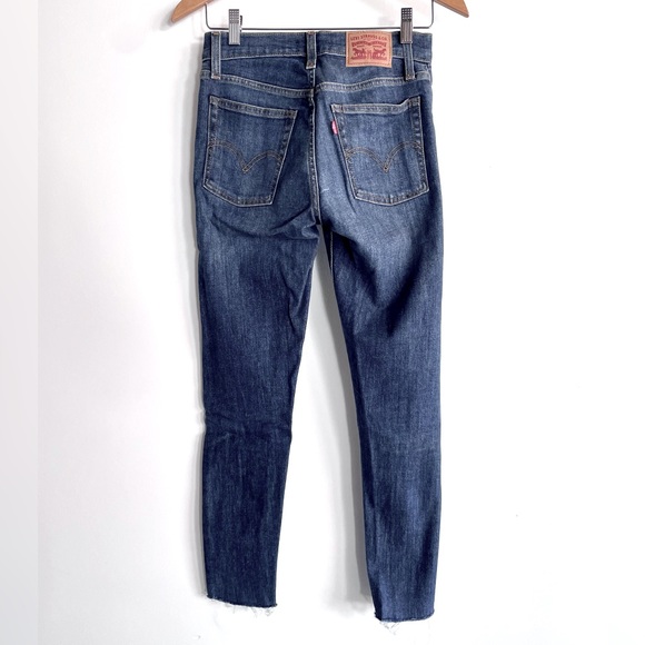 Levi’s Wedgie Skinny - Picture 2 of 5